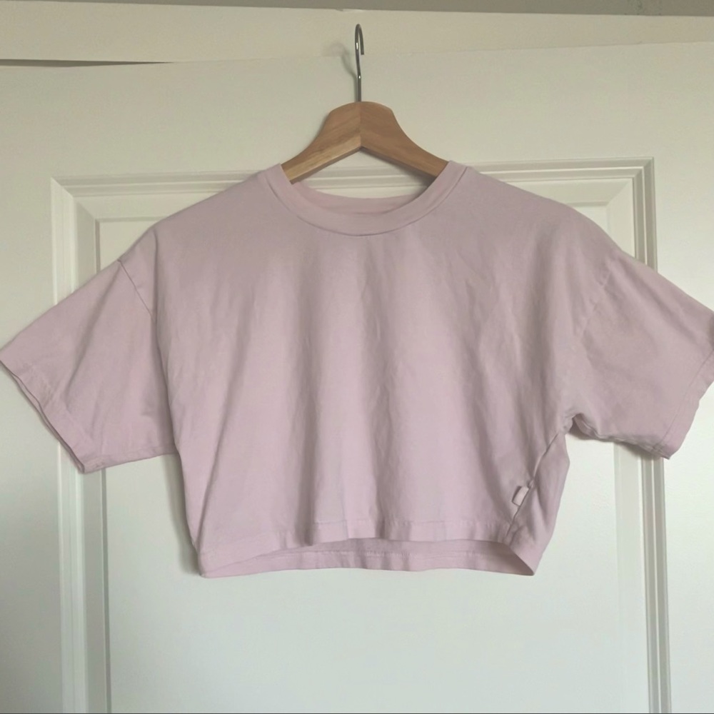 Aritzia TNA Ditmas Cropped T-shirt